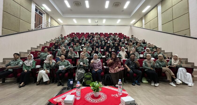 Bandingkan Demokrasi Serta Internet di Asia Tenggara dan Eropa, WPRC UIN Walisongo Semarang Gelar Seminar Kuliah Tamu