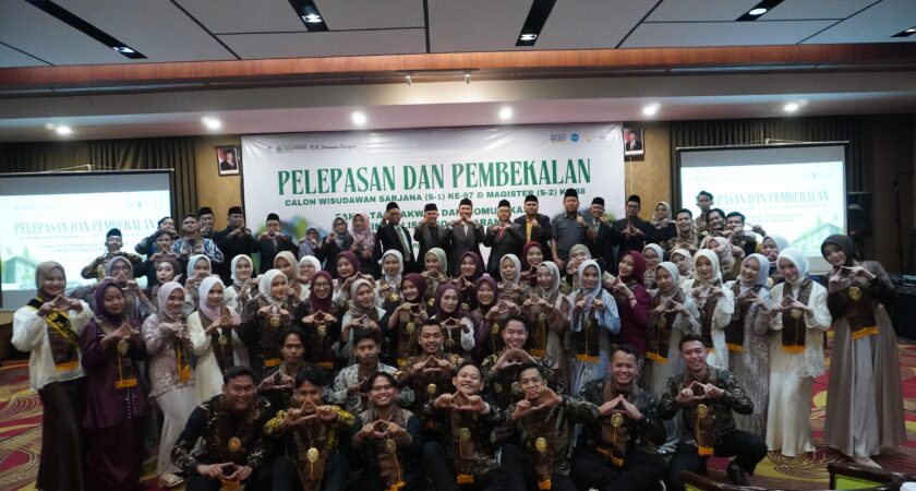 FDK UIN Walisongo Lepas 276 Wisudawan Sarjana dan Magister