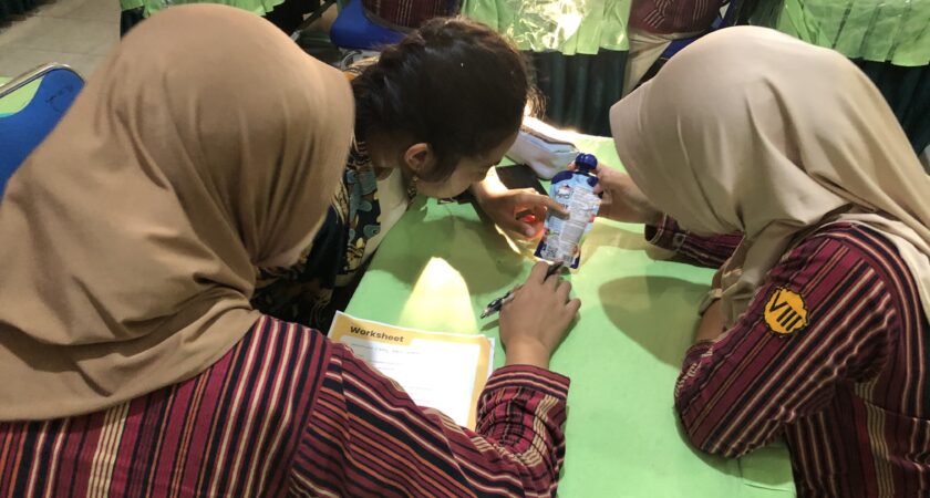 Sinergi Mahasiswa PPP BPI UIN Walisongo dan PKBI Jateng Perkuat Literasi Gizi Remaja di SMPN 2 Semarang