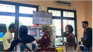 Gratis, Praktis, Sistematis! Mahasiswa PPP BPI Kawal Layanan Cetak Dokumen di Kios Adminduk Disdukcapil Kota Semarang