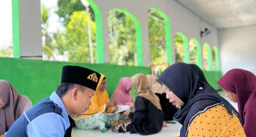 KKDN UIN Walisongo Dampingi Ibu-Ibu Patipi Pulau Belajar Al-Qur’an