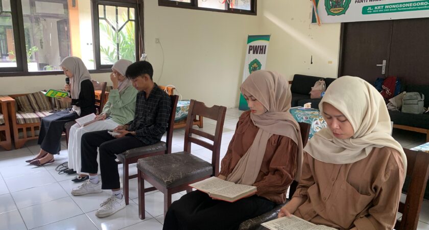 MAHASISWA PPP BPI UIN WALISONGO DAMPINGI LANSIA MELALUI KEGIATAN BIMBINGAN AGAMA DAN SPIRITUAL