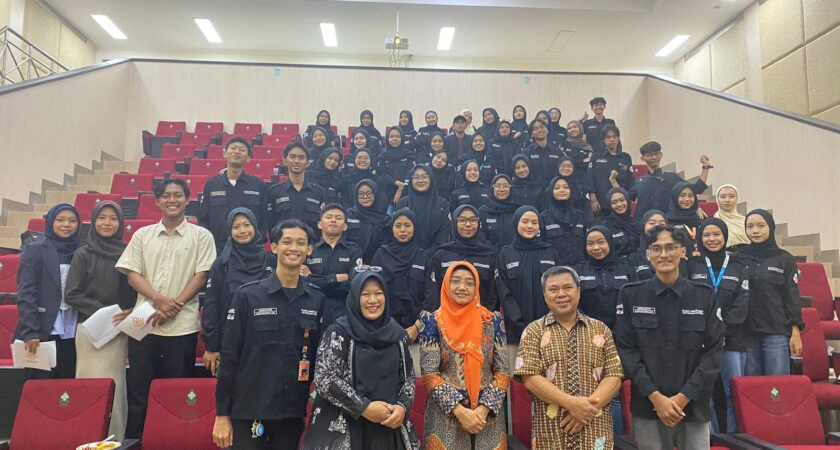 Bedah Buku Inspiratif dan Gelaran Karya Mahasiswa Warnai Anniversary ke – 4 WPRC UIN Walisongo