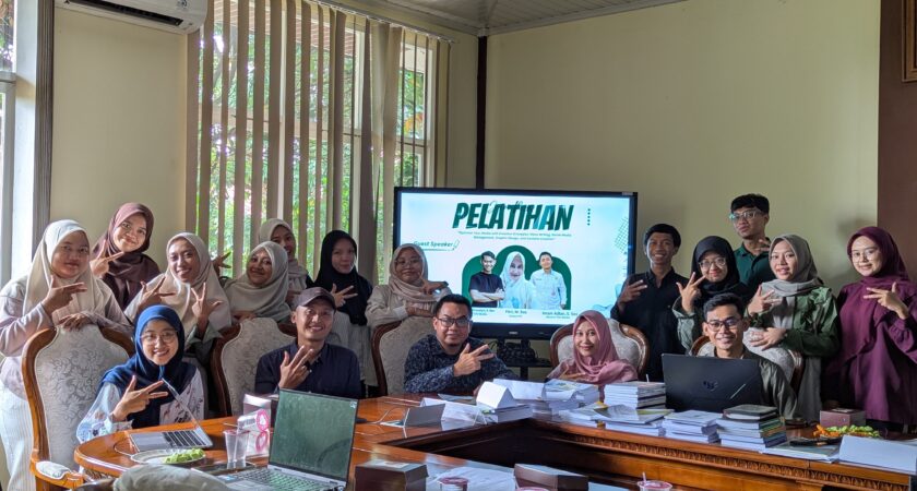 Pelatihan Media Kreatif: Prodi KPI Dorong Mahasiswa Kuasai Skill Profesional