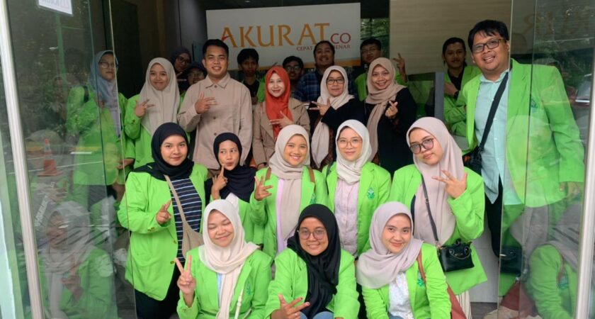 Siapkan Jurnalis Muda, KPI UIN Walisongo Ajak Mahasiswa Kunjungi Media Akurat.co