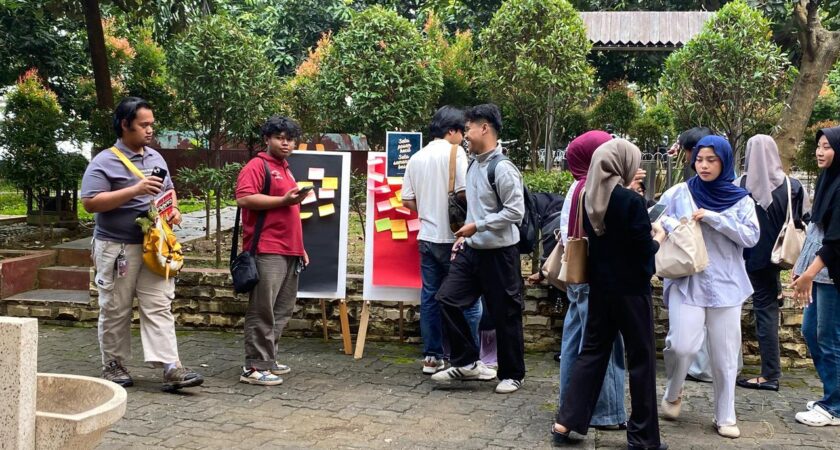 Mahasiswa Manajemen Dakwah Hadirkan “Papan Catatan Kebaikan Tanpa Nama”, Bangun Budaya Saling Menguatkan di Kampus
