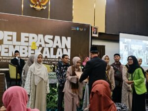 FDK UIN Walisongo Lepas 220 Wisudawan, Dekan Tekankan Pentingnya Menjadi Pribadi yang Bermanfaat